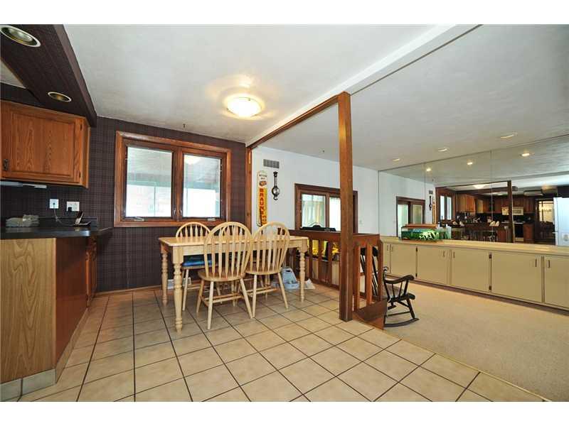 131 Tyler Road Pittsburgh, PA 15237 - Photo 11 of 22 Kitchen.