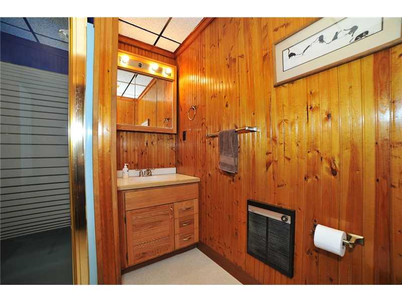 131 Tyler Road Pittsburgh, PA 15237 - Photo 17 of 22 Full Bath. Full bath in basement.