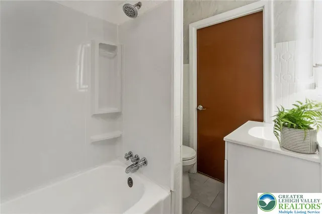 $320,000 | 200 Church Street, Catasauqua, PA 18032