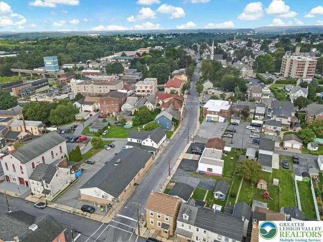 $320,000 | 200 Church Street, Catasauqua, PA 18032