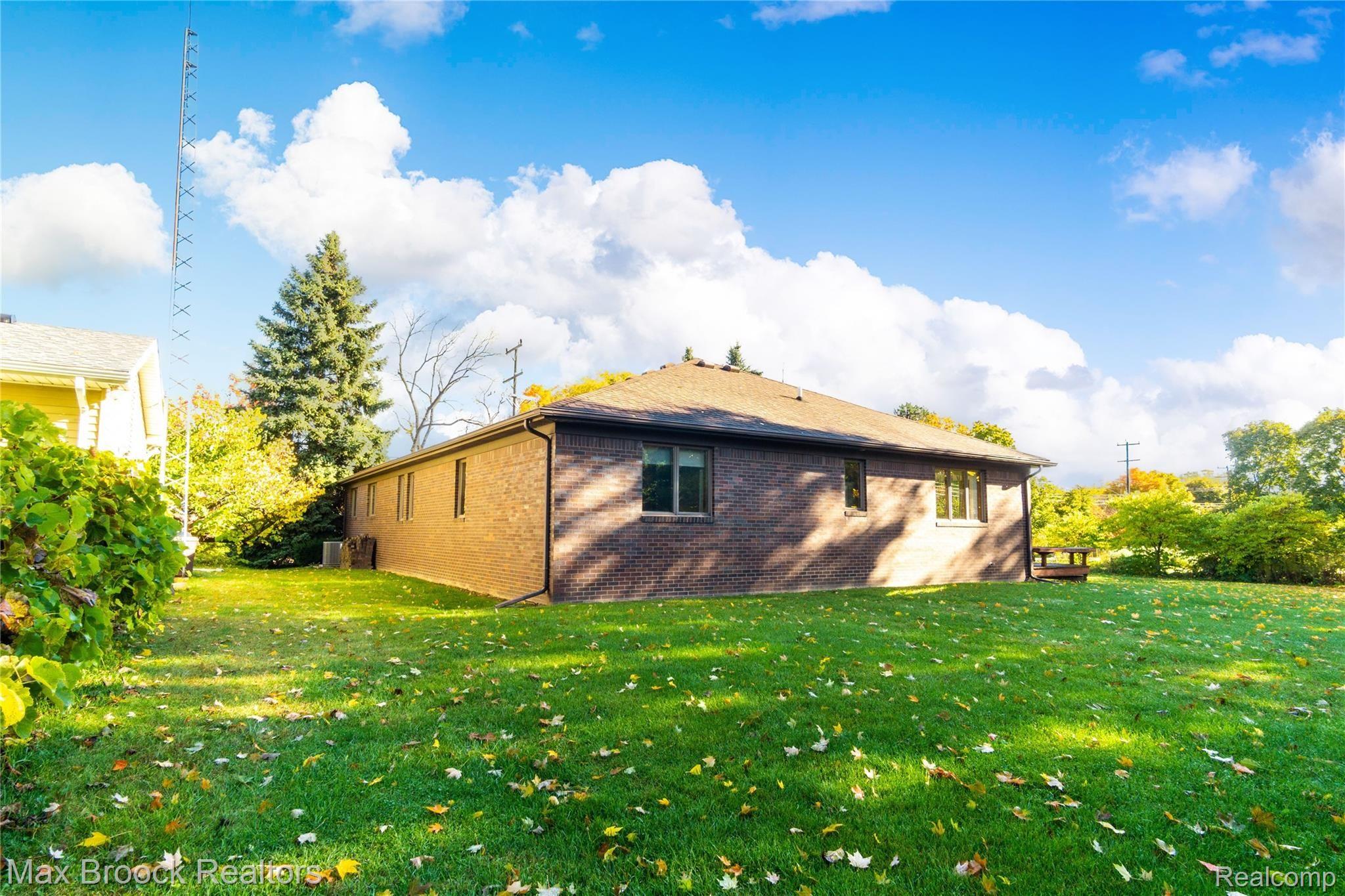 919 Spring Street Howell, MI 48843 - Photo 42 of 43 Exteriors (7 of 8).jpg