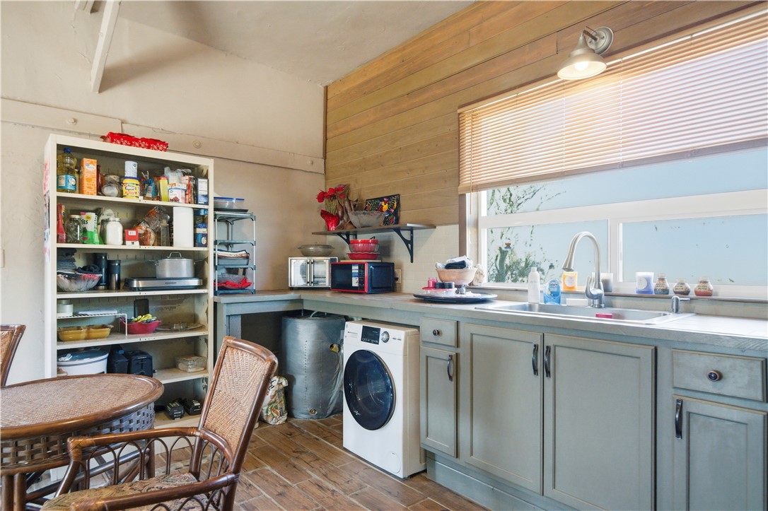 10887 Duncan Road Yucca, AZ 86438 - Photo 13 of 43 Kitchen