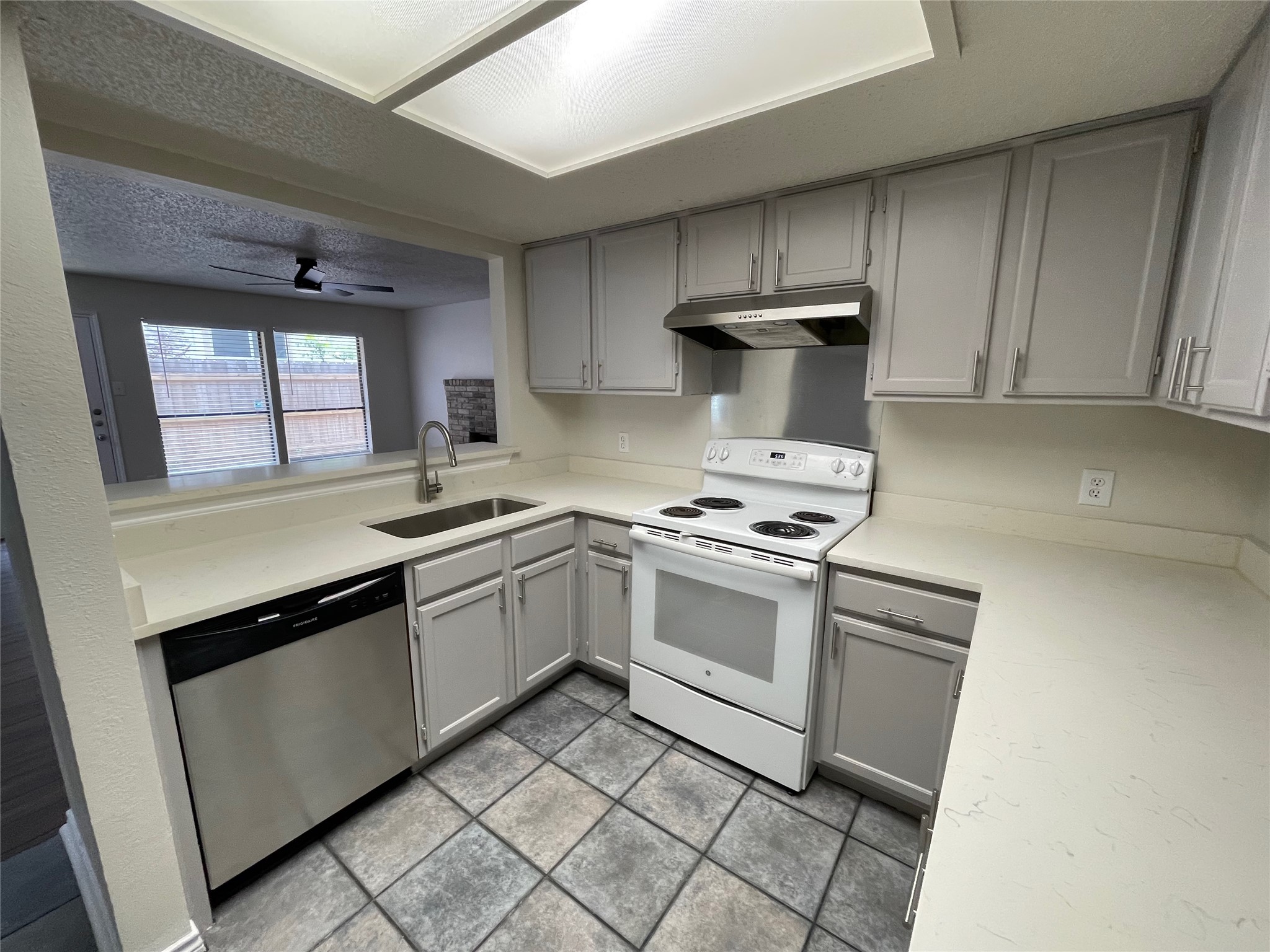 1231 Armadillo Road Austin, TX 78745 - Photo 4 of 18