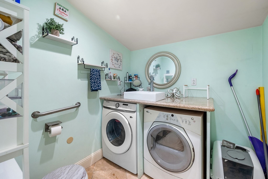 11 Round Hill Street Boston, MA 02130 - Photo 13 of 42