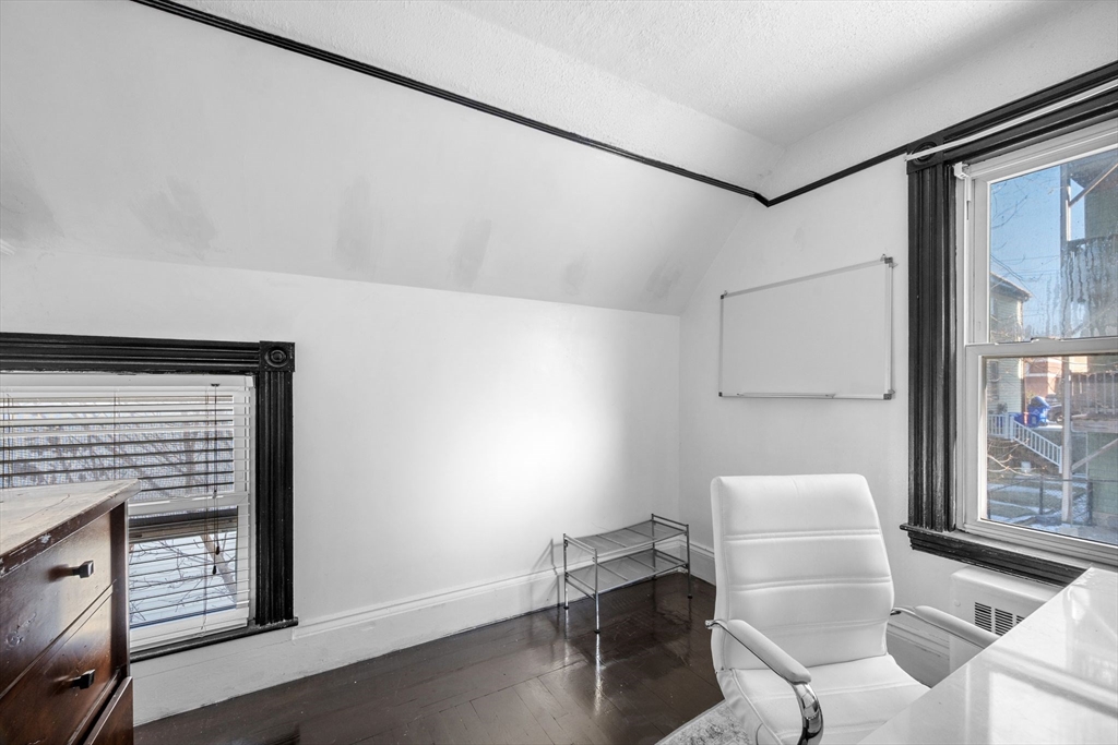 11 Round Hill Street Boston, MA 02130 - Photo 23 of 42