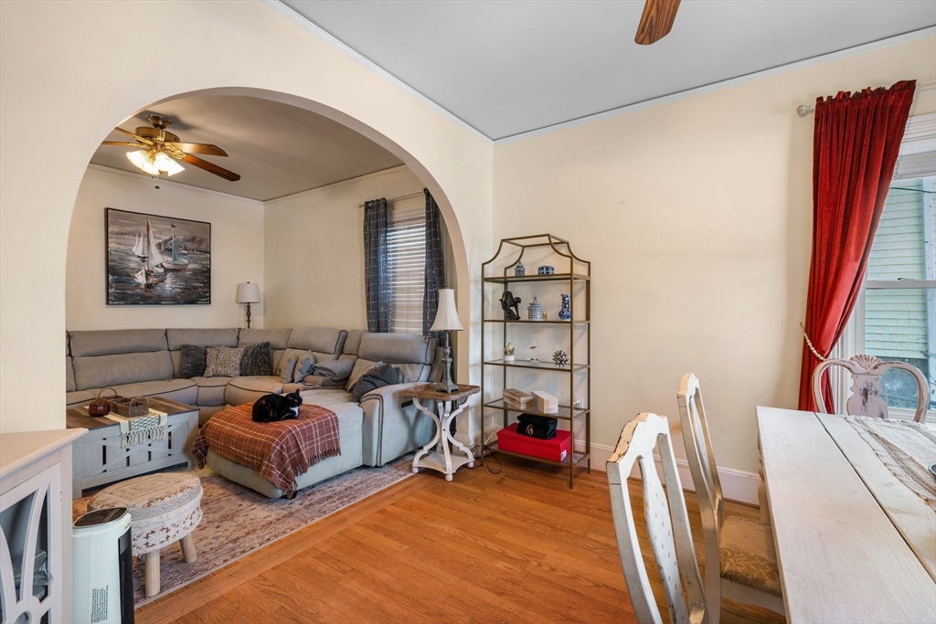 11 Round Hill Street Boston, MA 02130 - Photo 5 of 42