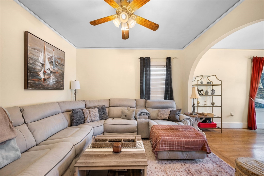 11 Round Hill Street Boston, MA 02130 - Photo 8 of 42