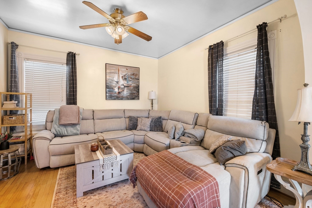 11 Round Hill Street Boston, MA 02130 - Photo 9 of 42