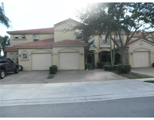 8266 Vía Serena, Unit D Boca Raton, FL 33433 - Photo 1 of 6 Exterior Front