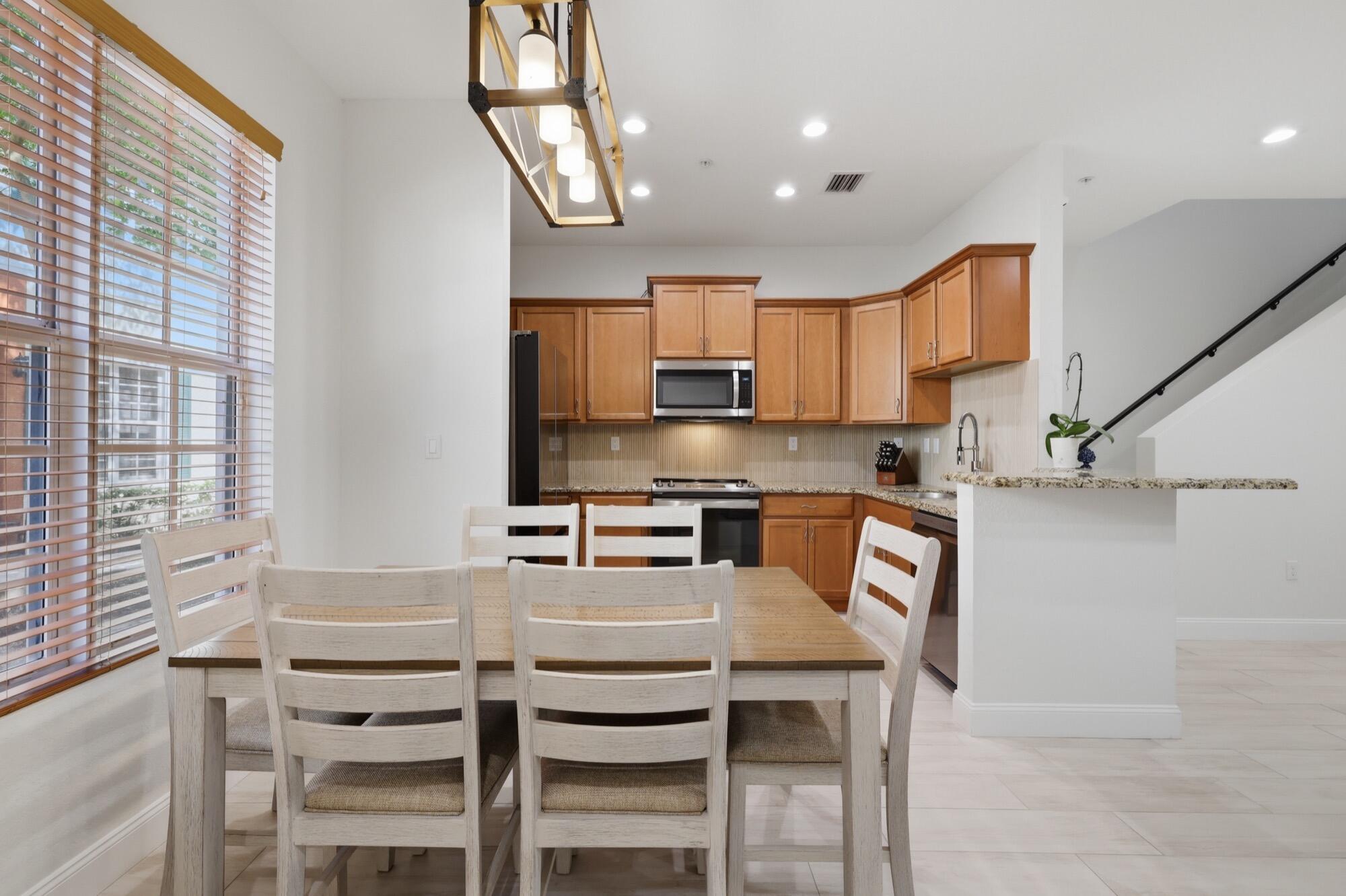 615 Southwest 2nd Terrace Pompano Beach, FL 33060 - Photo 12 of 42 615 SW 2nd Ter - 11