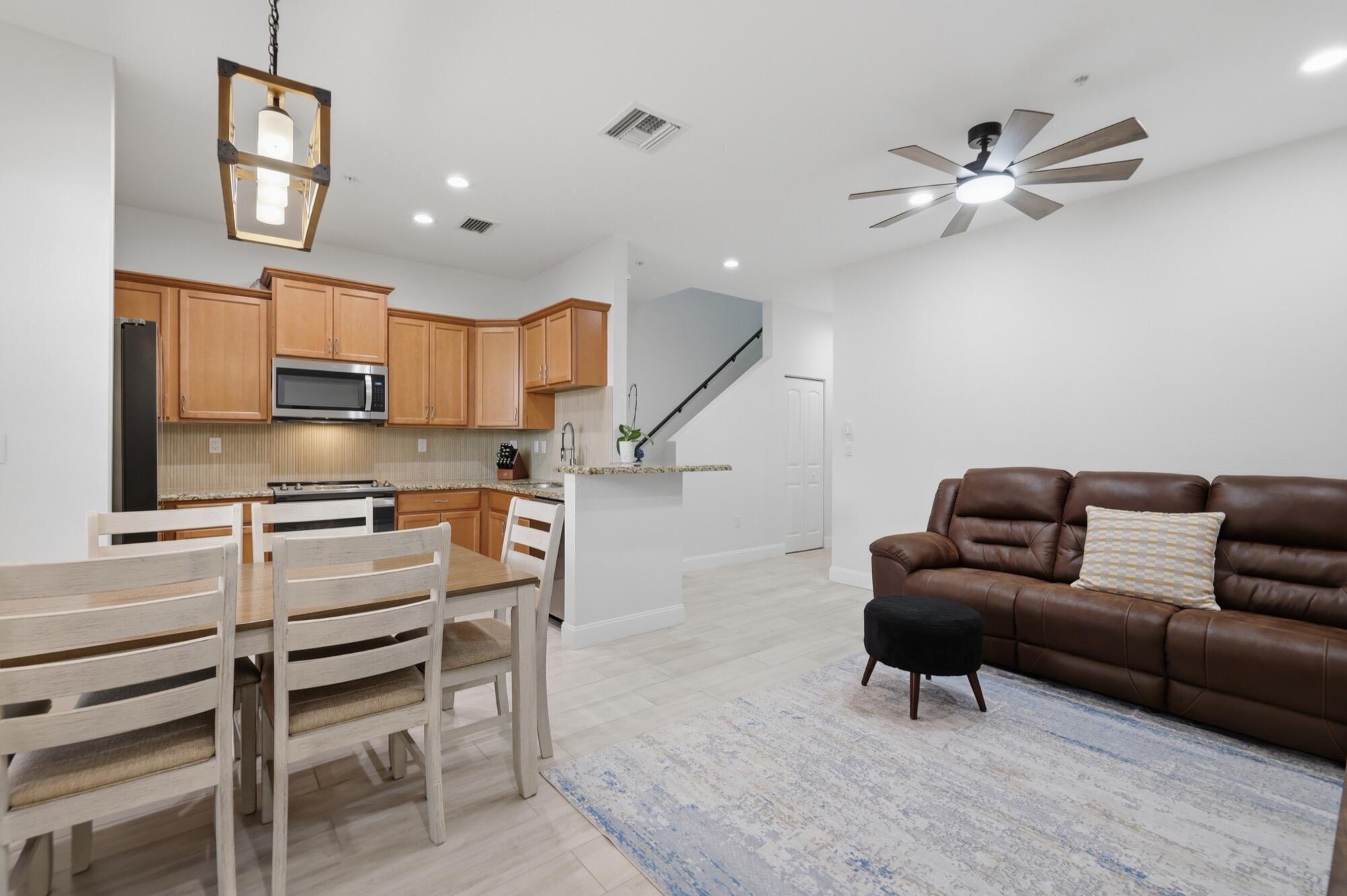 615 Southwest 2nd Terrace Pompano Beach, FL 33060 - Photo 2 of 42 615 SW 2nd Ter - 10