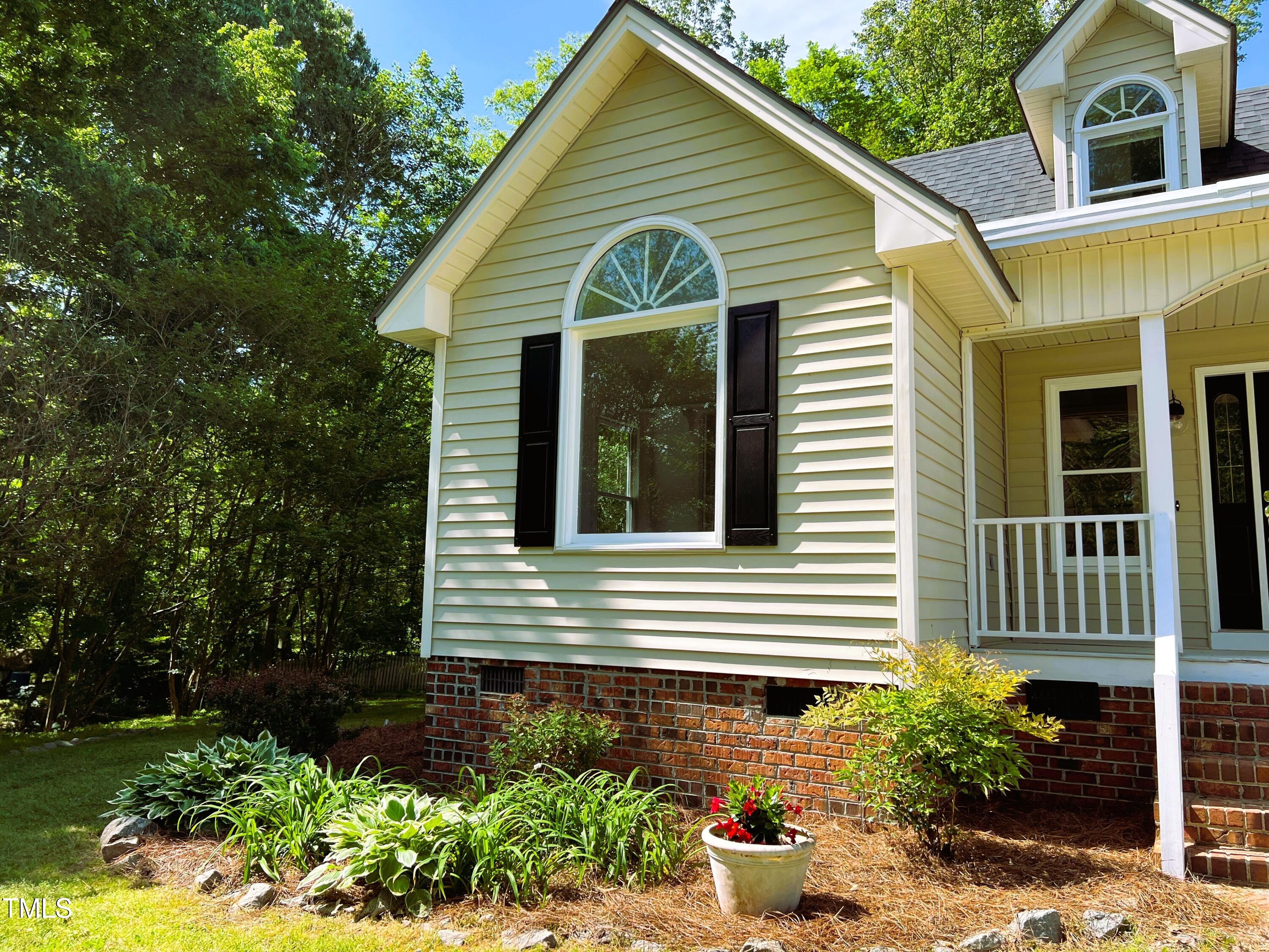 1846 Forest Wood Road Rocky Mount, NC 27804 - Photo 31 of 68 Front flower beds