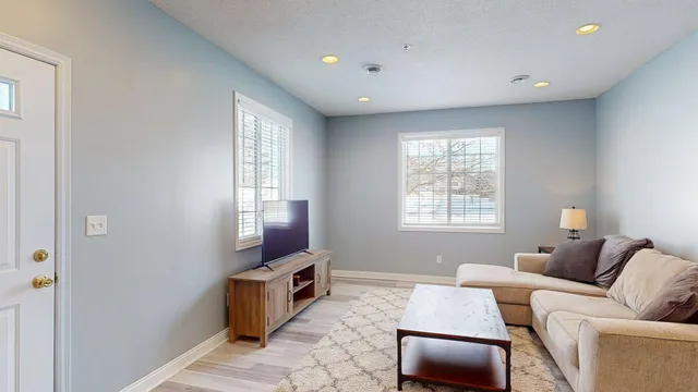 $268,500 | 6314 29th Avenue Northwest, Rochester, MN 55901