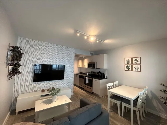 $2,200 | 1035 Euclid Avenue, Unit 27, Miami Beach, FL 33139