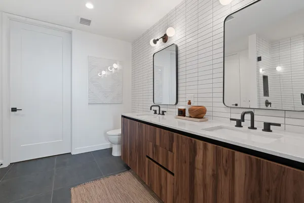 $3,625 | 84 East Avenue, Unit 1710, Austin, TX 78701