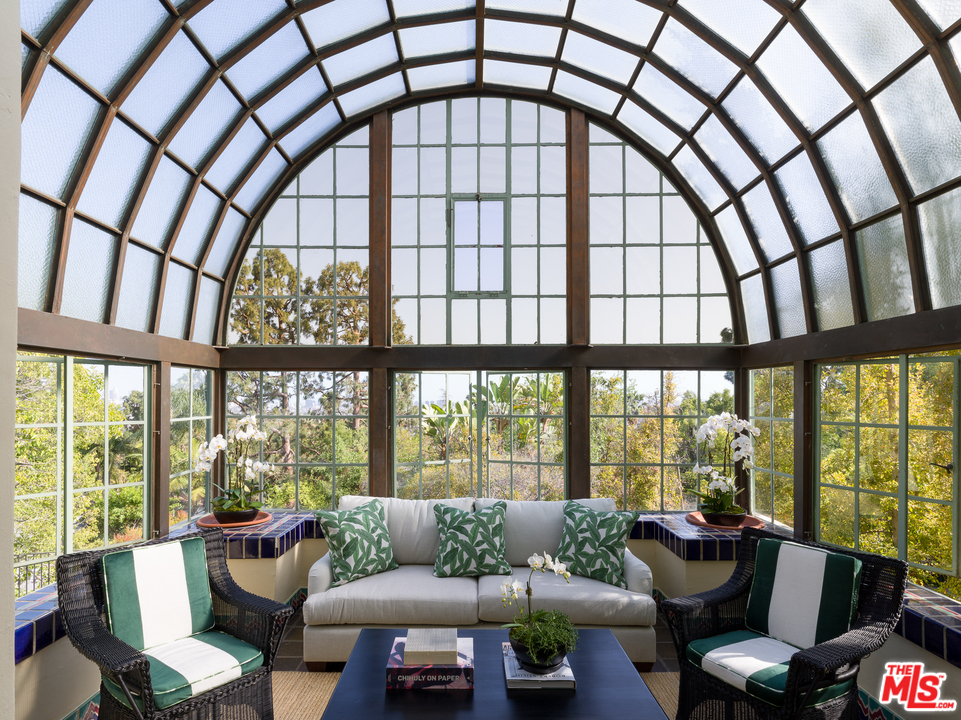 2015 De Mille Drive Los Angeles, CA 90027 - Photo 13 of 51