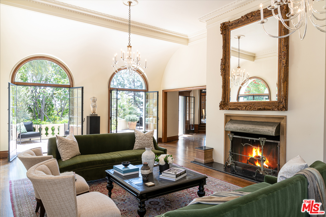 2015 De Mille Drive Los Angeles, CA 90027 - Photo 16 of 51