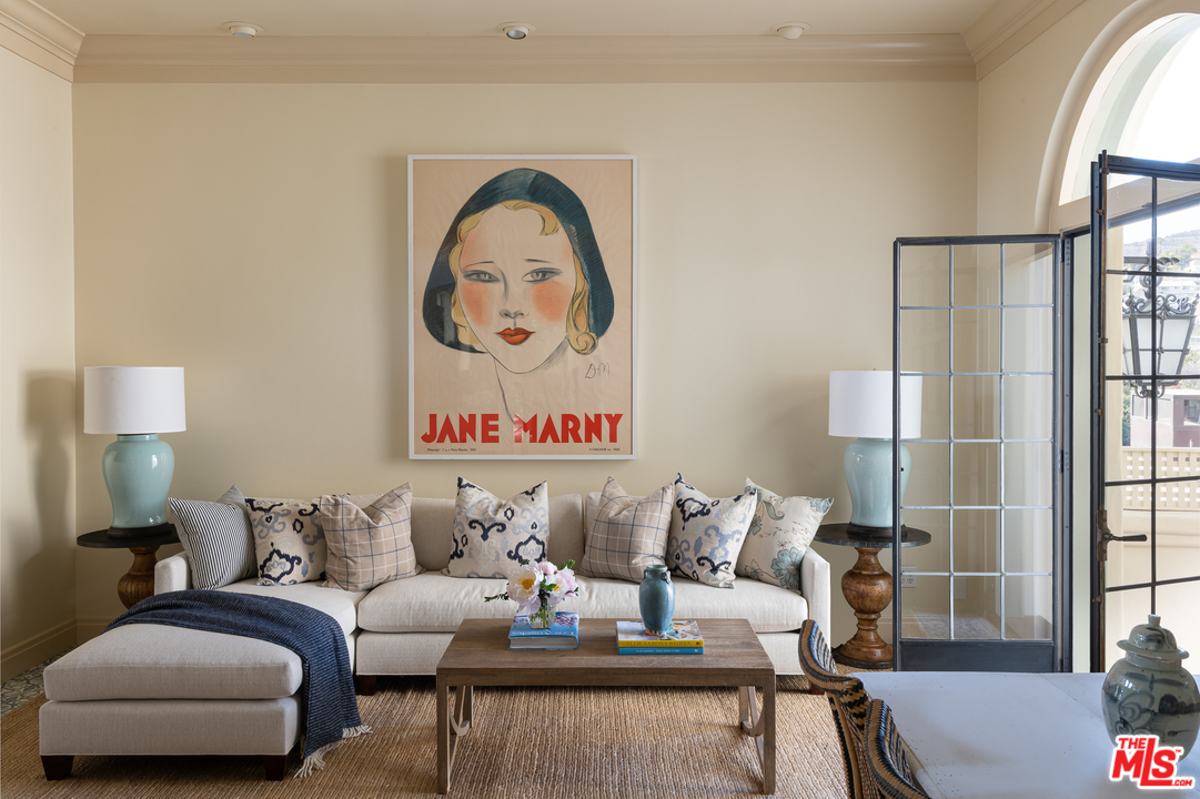 2015 De Mille Drive Los Angeles, CA 90027 - Photo 21 of 51