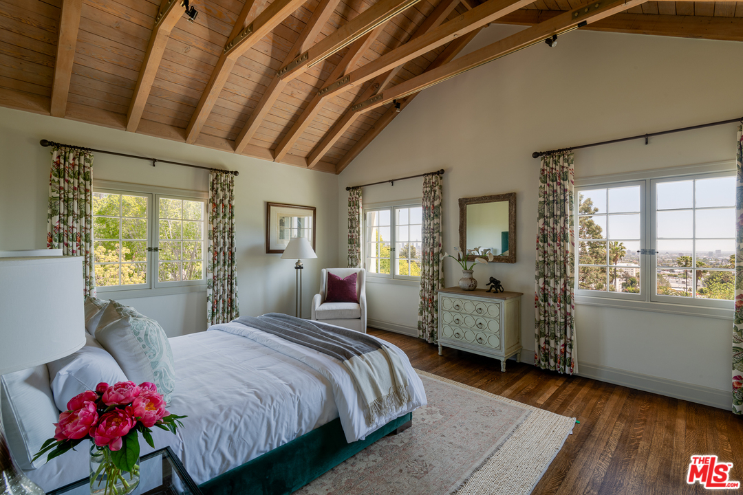 2015 De Mille Drive Los Angeles, CA 90027 - Photo 33 of 51