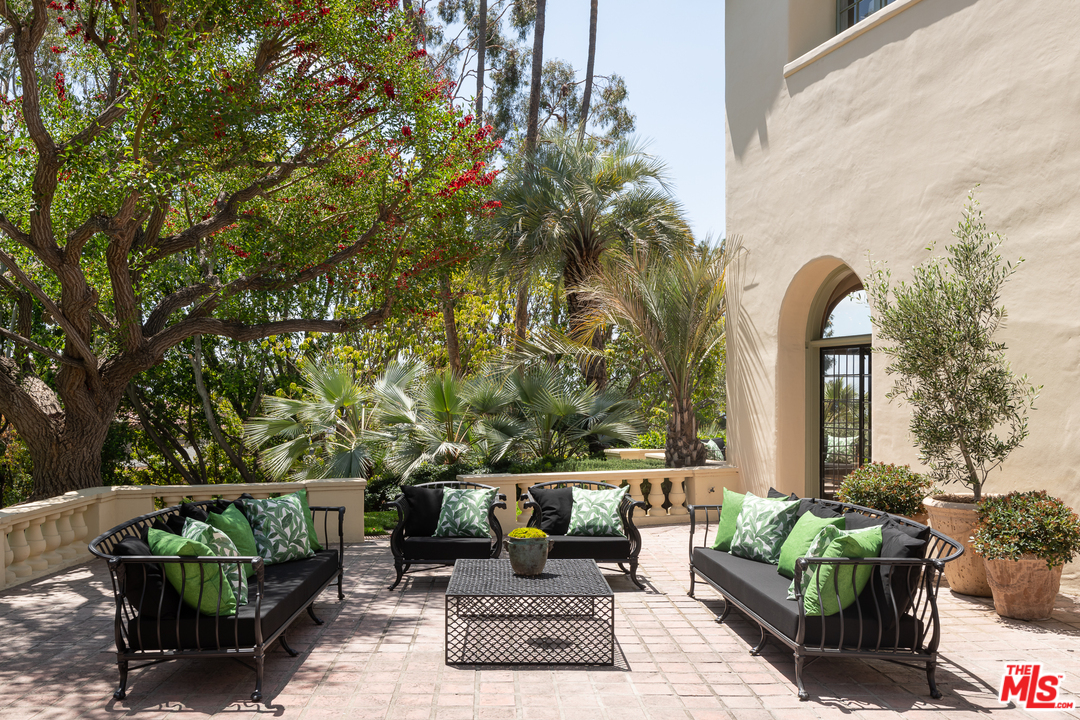 2015 De Mille Drive Los Angeles, CA 90027 - Photo 43 of 51