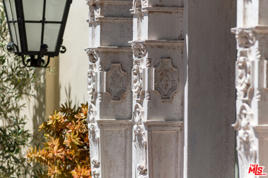 2015 De Mille Drive Los Angeles, CA 90027 - Photo 7 of 51