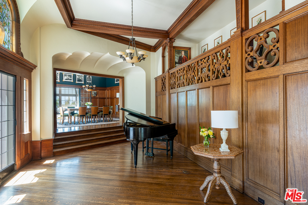 2015 De Mille Drive Los Angeles, CA 90027 - Photo 8 of 51