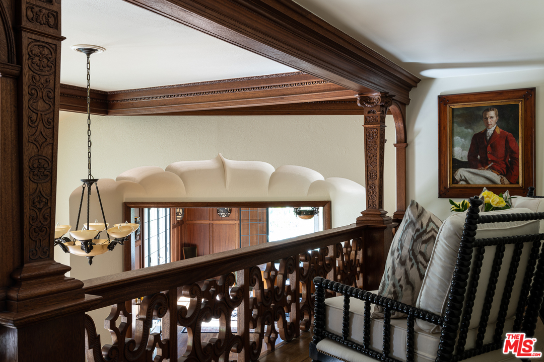 2015 De Mille Drive Los Angeles, CA 90027 - Photo 9 of 51