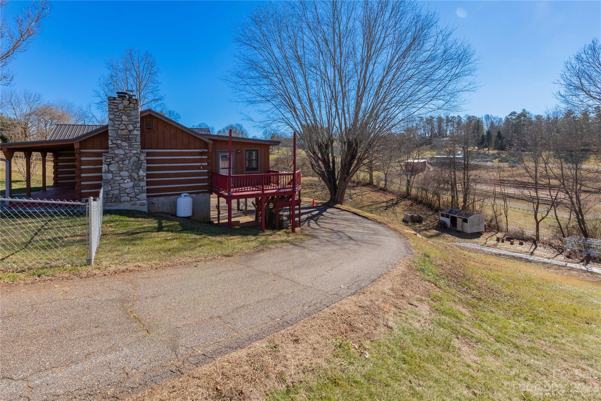 106 Gibbs Road Leicester, NC 28748 - Photo 5 of 34 Gallery Image 5