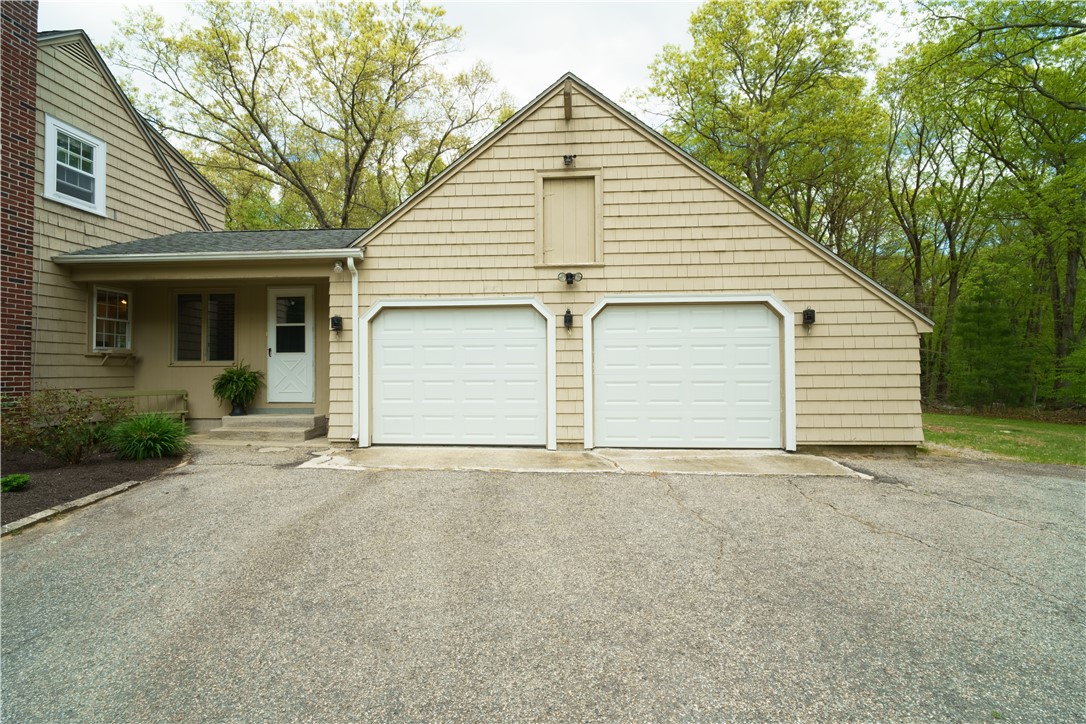 89 Pole Bridge Road Scituate, RI 02857 - Photo 3 of 32