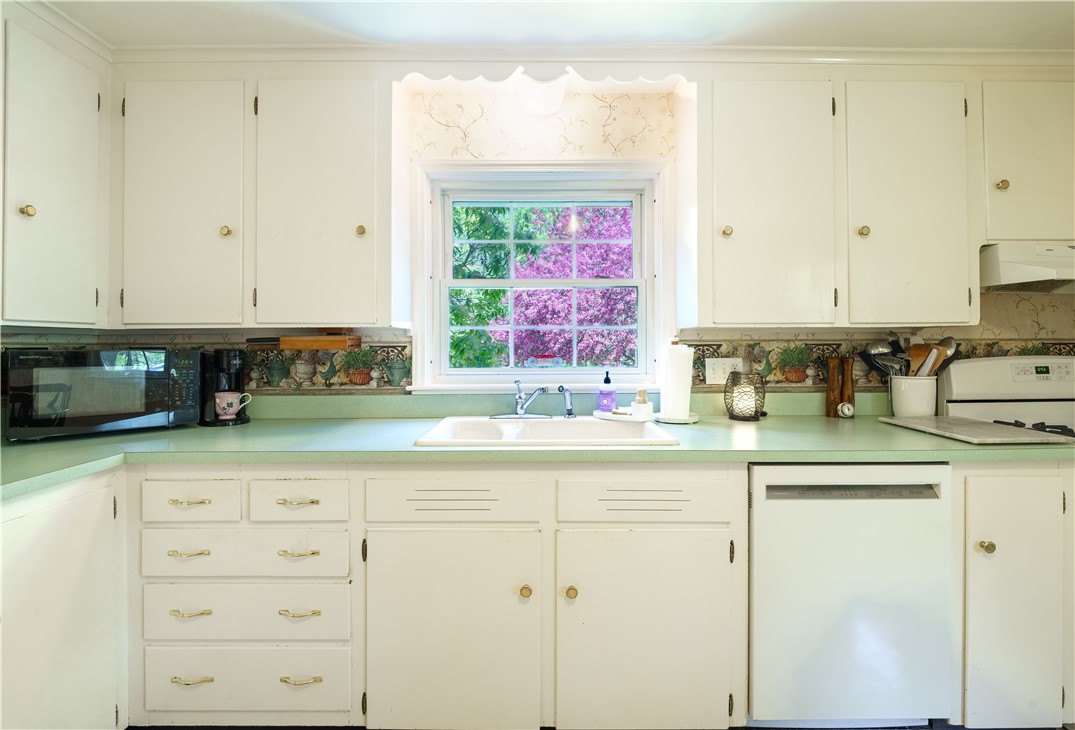 89 Pole Bridge Road Scituate, RI 02857 - Photo 7 of 32