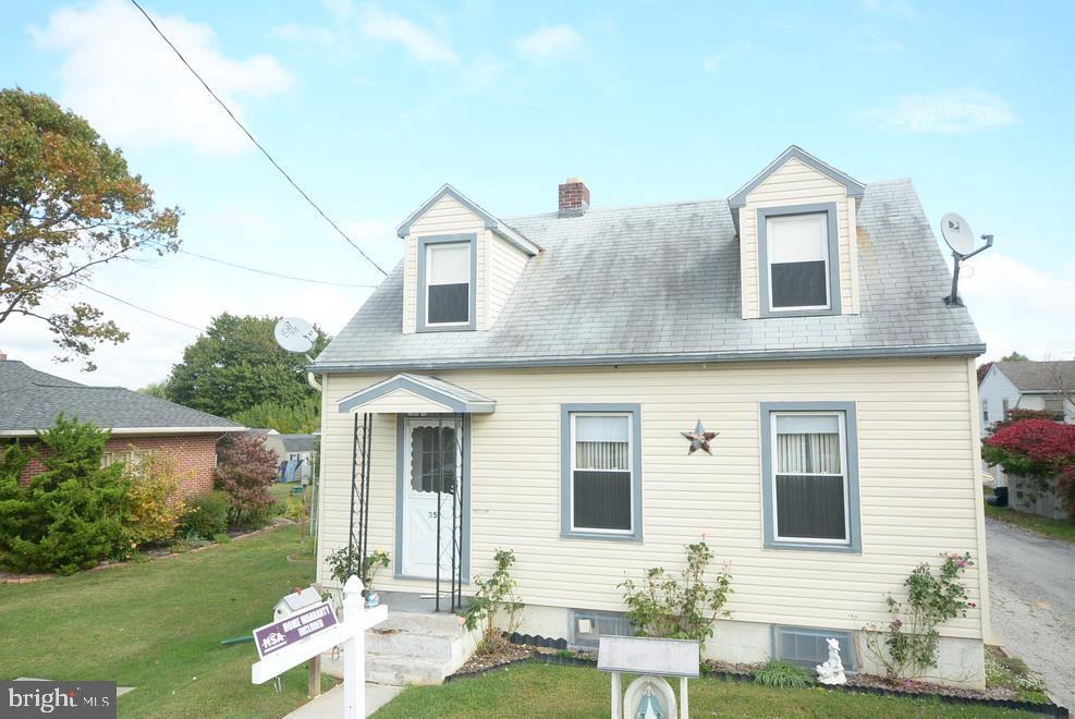 35 Monroe Street Hanover, PA 17331 - Photo 1 of 31 Gallery Image 1