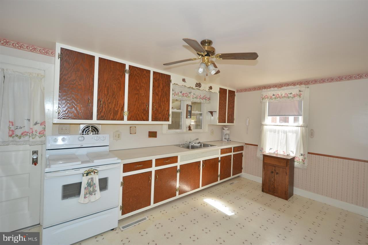 35 Monroe Street Hanover, PA 17331 - Photo 16 of 31 Gallery Image 16