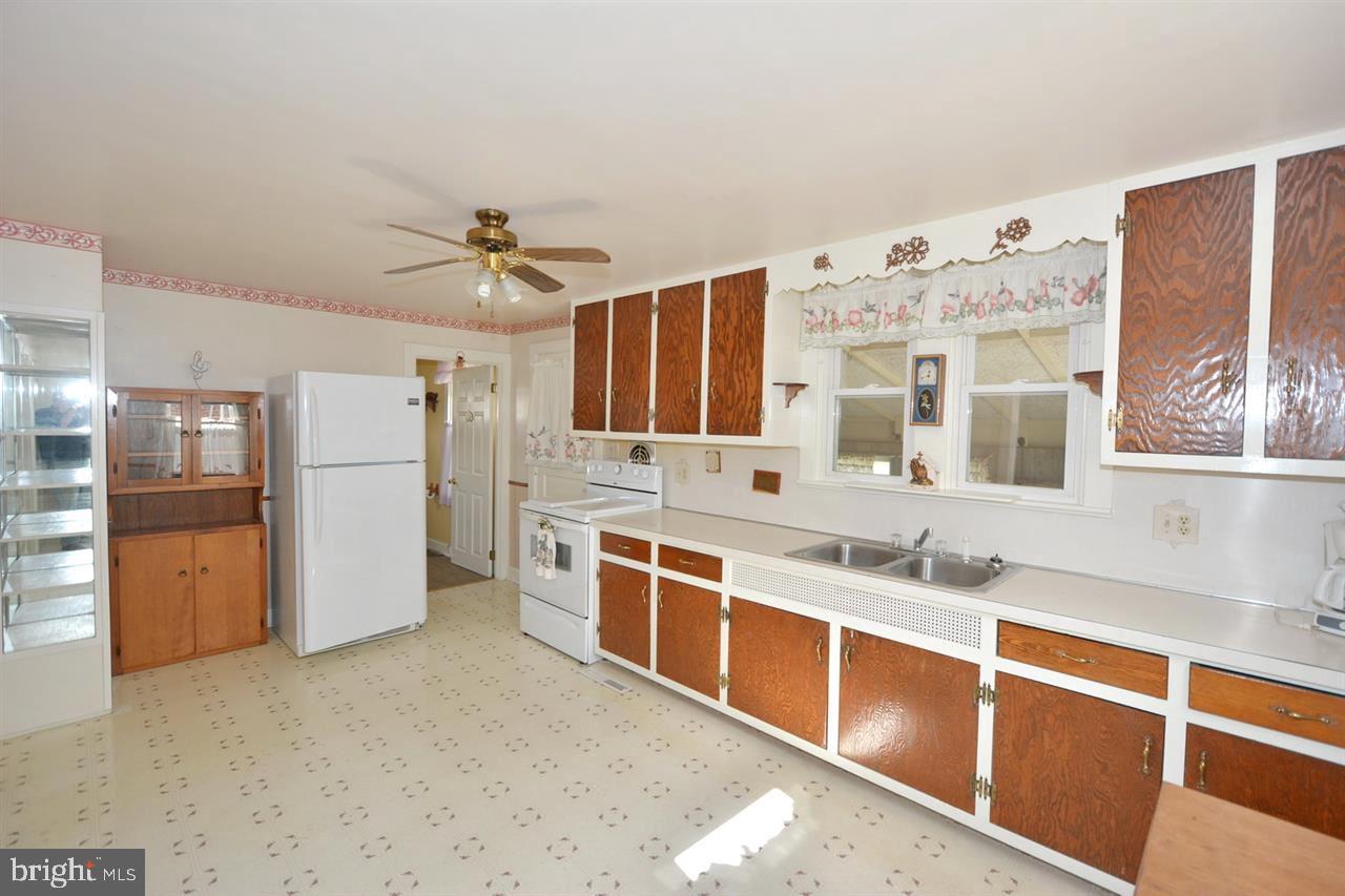 35 Monroe Street Hanover, PA 17331 - Photo 2 of 31 Gallery Image 2