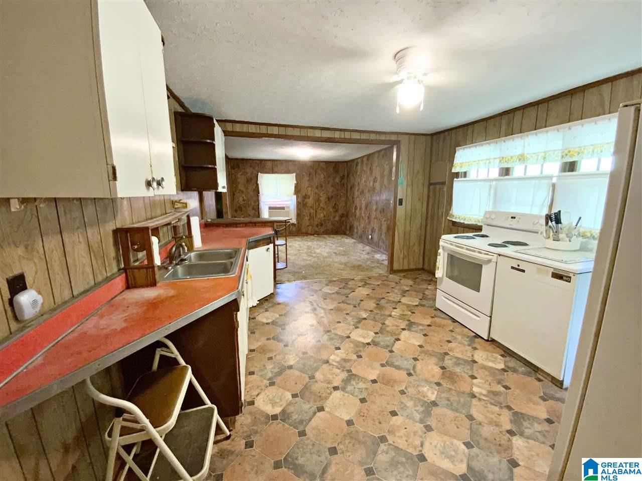 933 McElderry Road North Munford, AL 36268 - Photo 11 of 27