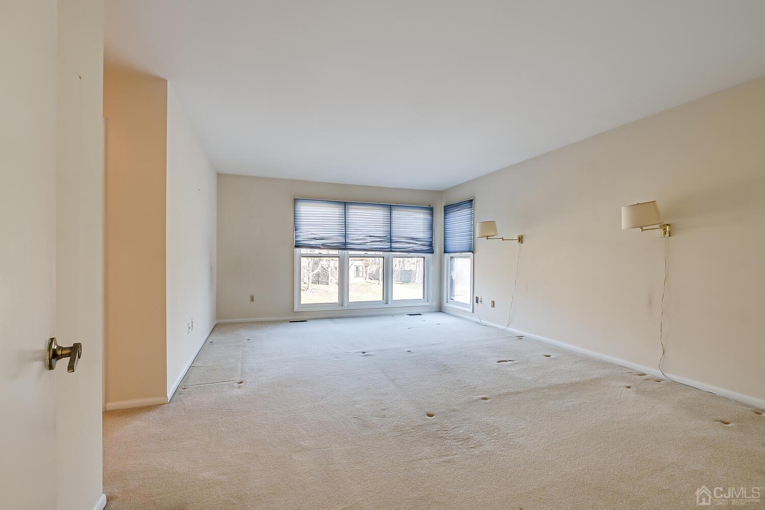 96 Heather Court Edison, NJ 08820 - Photo 26 of 37 an empty room with windows
