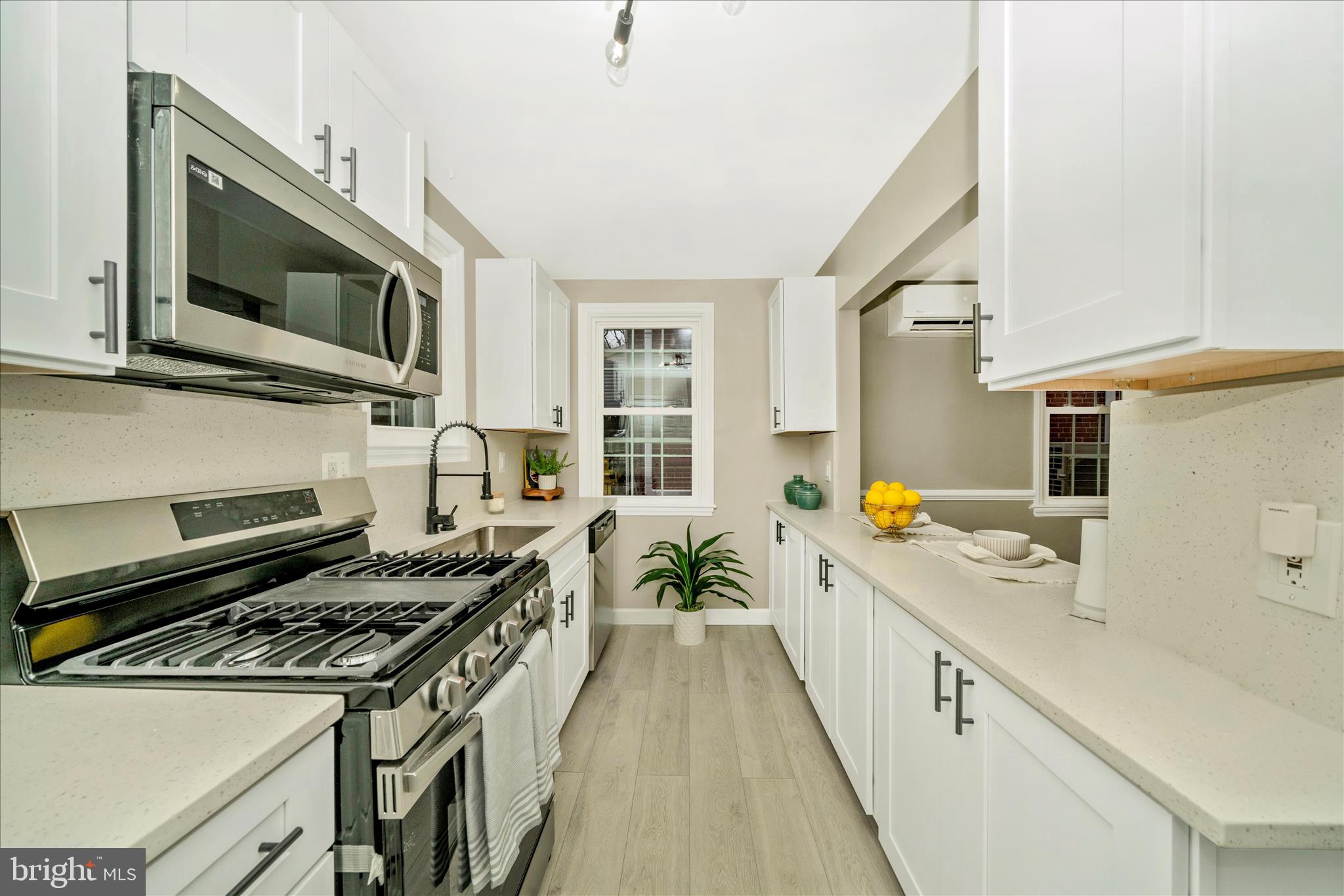 4 North Belle Grove Road Baltimore, MD 21228 - Photo 11 of 43 Kitchen