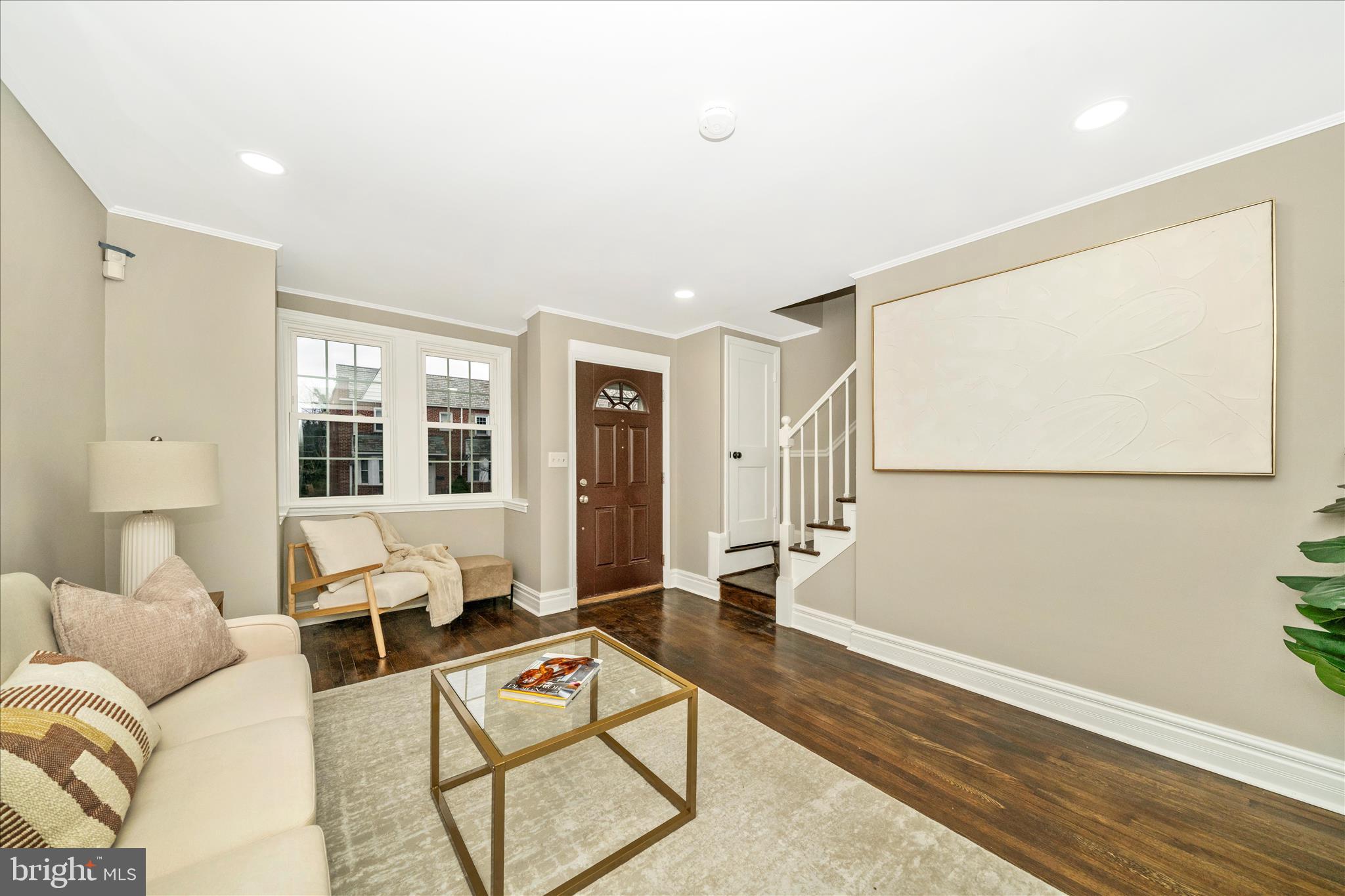 4 North Belle Grove Road Baltimore, MD 21228 - Photo 4 of 43 Living Room