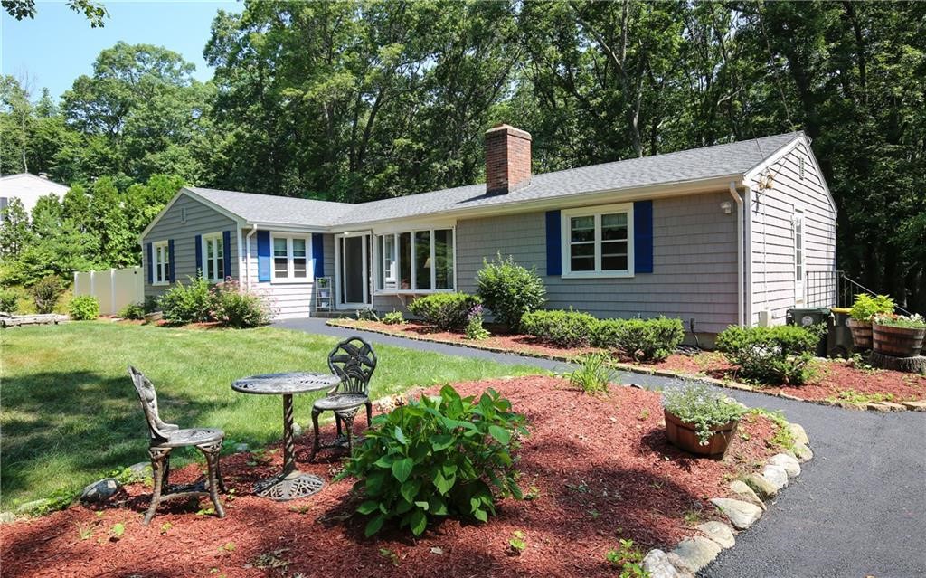 39 Mann School Road Smithfield, RI 02917 - Photo 2 of 13