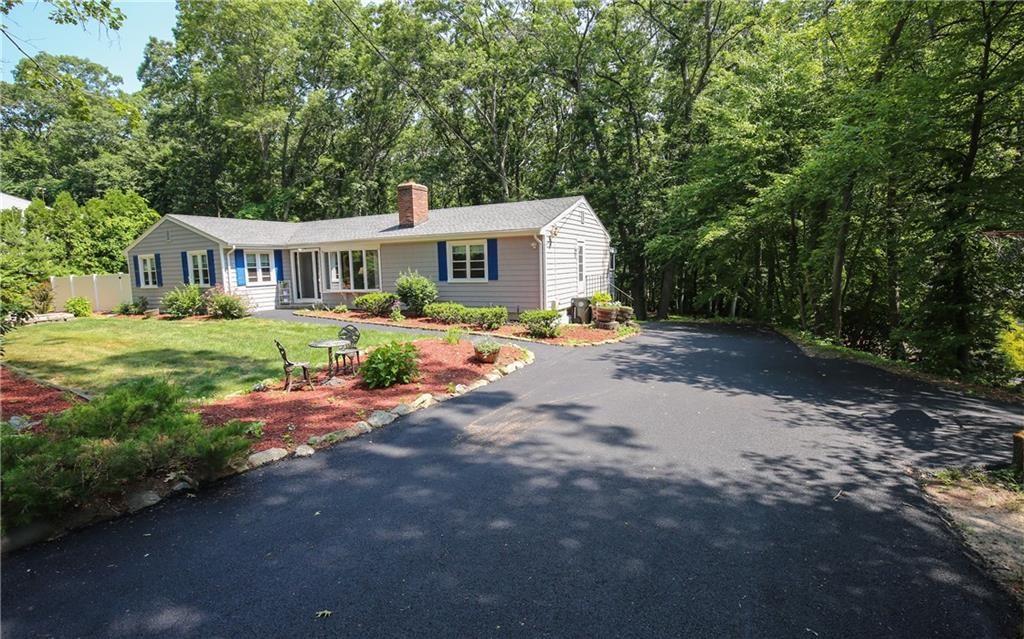 39 Mann School Road Smithfield, RI 02917 - Photo 3 of 13