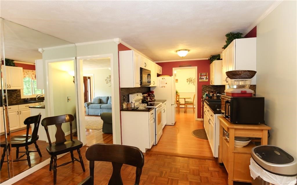 39 Mann School Road Smithfield, RI 02917 - Photo 7 of 13