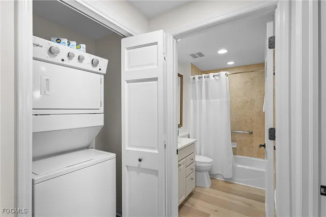 $749,900 | 221 9th Street South, Unit 113, Naples, FL 34102