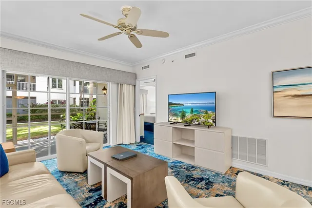 $749,900 | 221 9th Street South, Unit 113, Naples, FL 34102