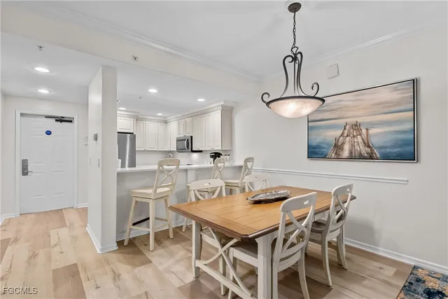 $749,900 | 221 9th Street South, Unit 113, Naples, FL 34102