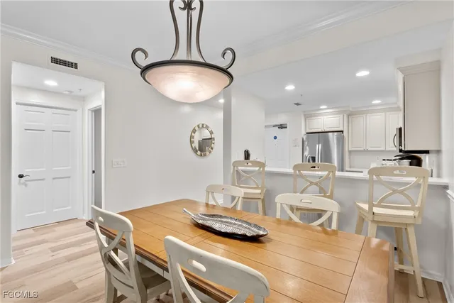 $749,900 | 221 9th Street South, Unit 113, Naples, FL 34102