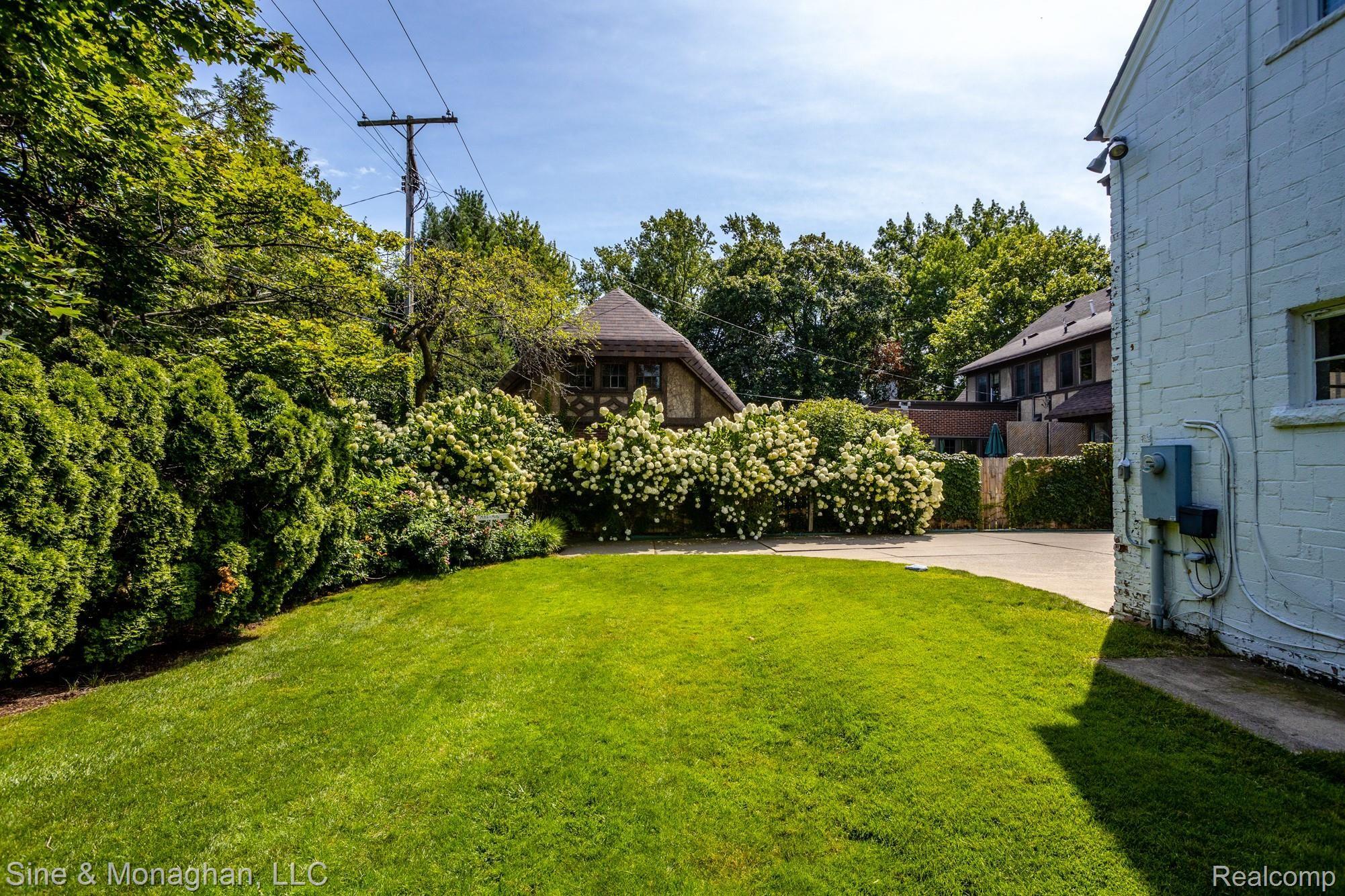 474 Washington Road Grosse Pointe, MI 48230 - Photo 60 of 73 474 Washington S008.jpg