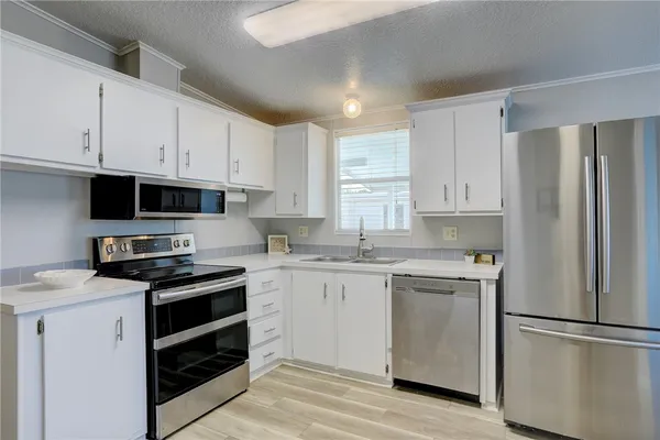 $199,000 | 467 Marlin Circle, Barefoot Bay, FL 32976