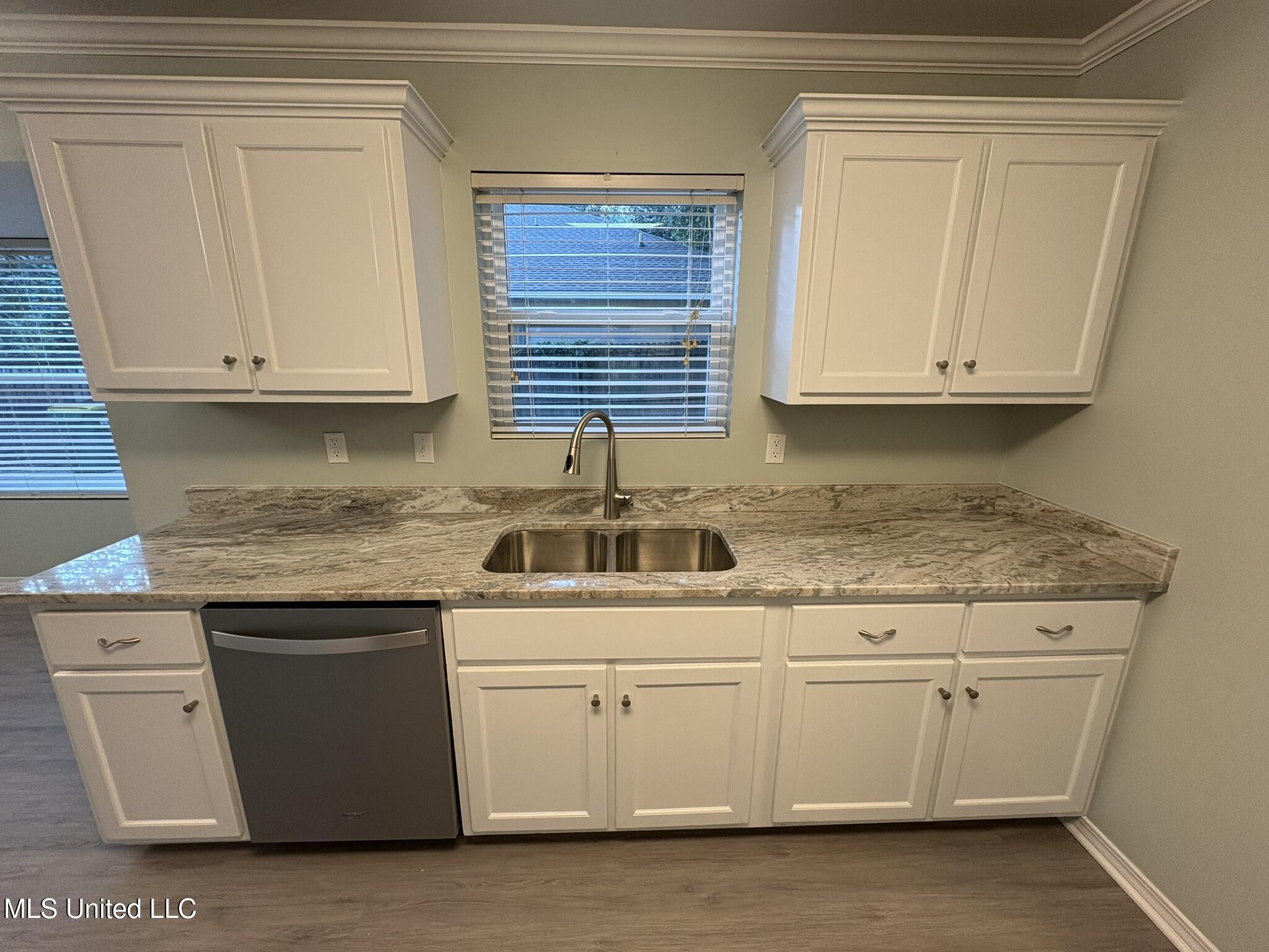 9504 Live Oak Avenue Ocean Springs, MS 39564 - Photo 12 of 28 IMG_2426