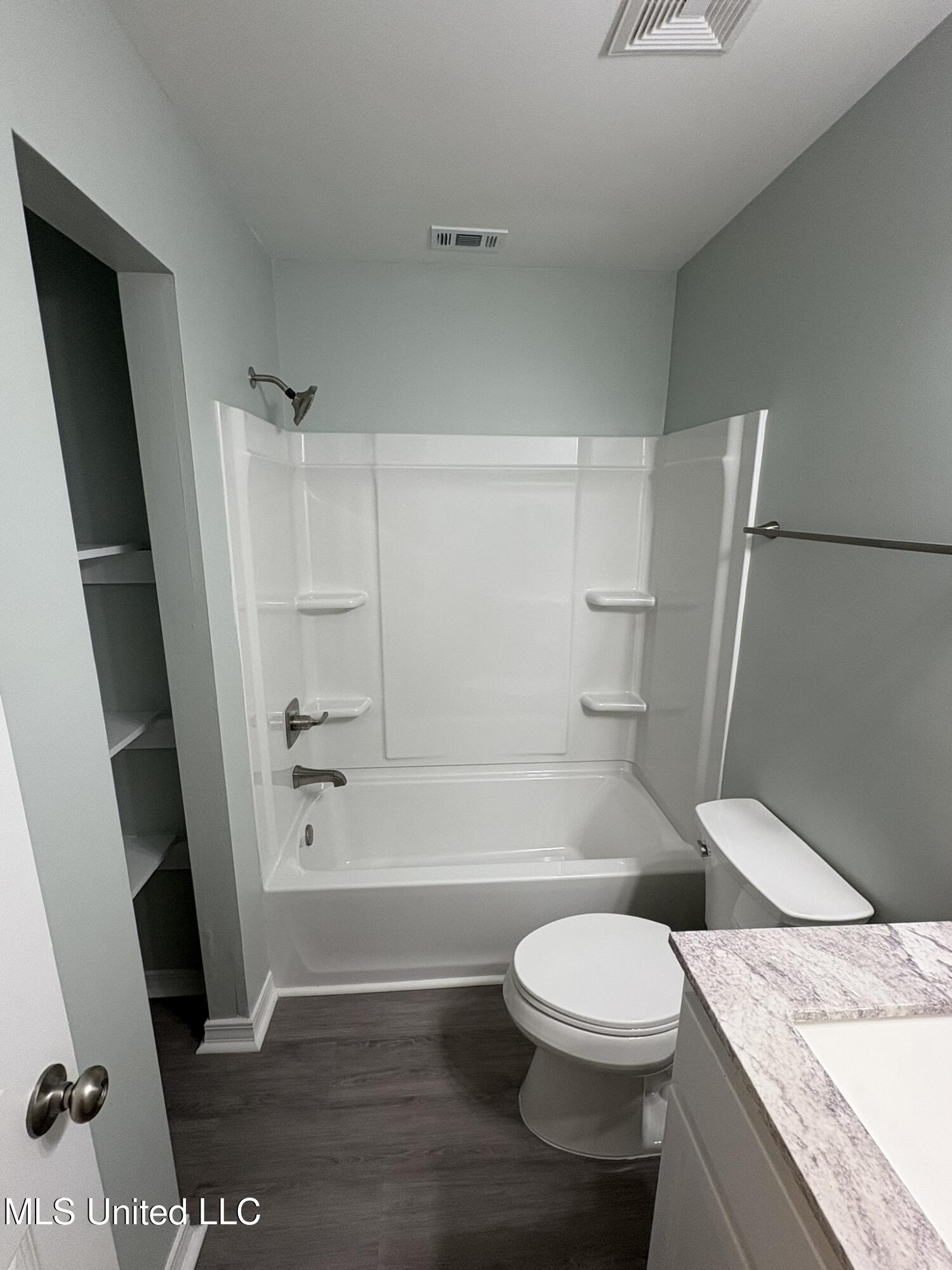 9504 Live Oak Avenue Ocean Springs, MS 39564 - Photo 21 of 28 IMG_2441