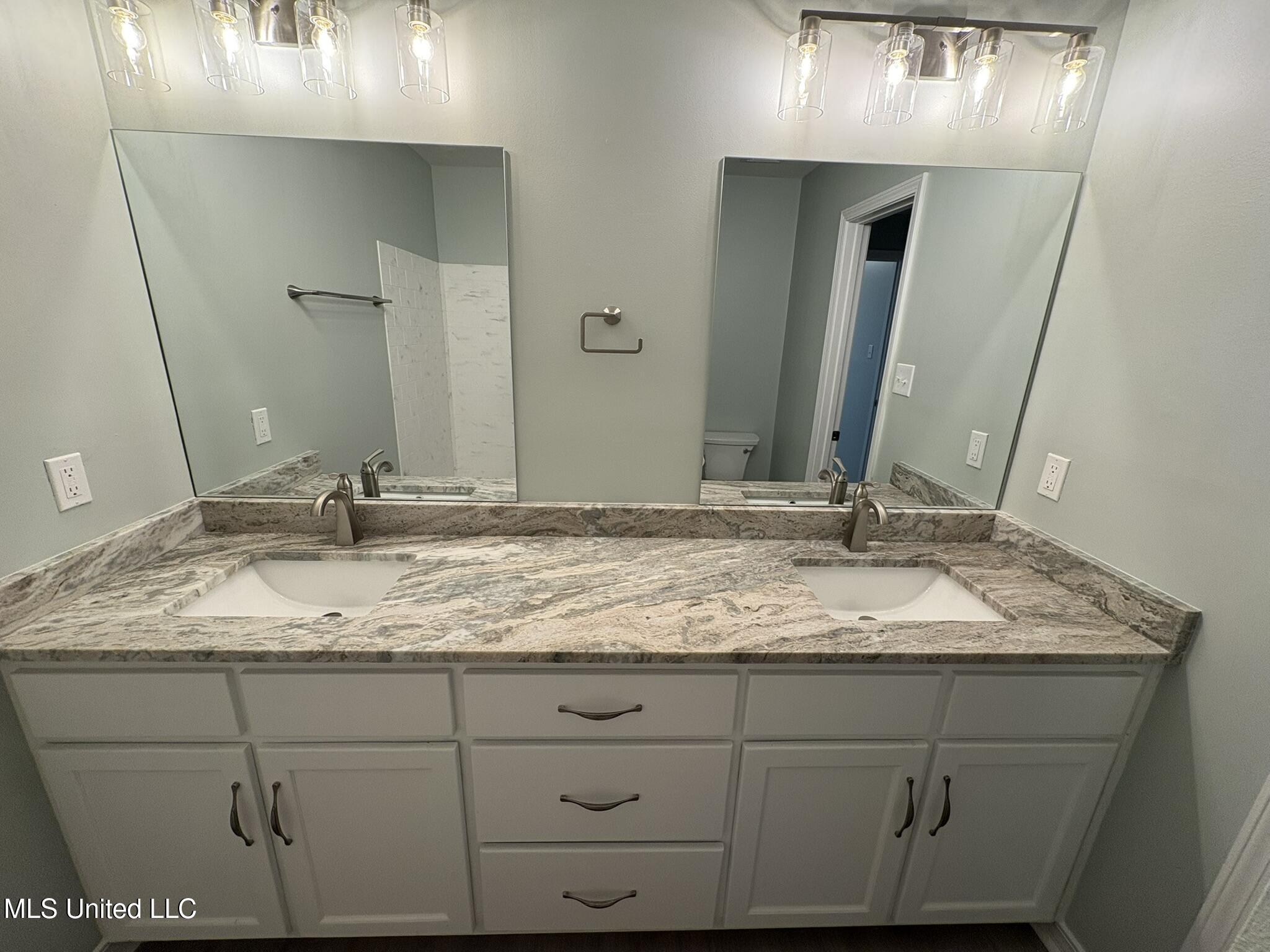 9504 Live Oak Avenue Ocean Springs, MS 39564 - Photo 25 of 28 IMG_2450