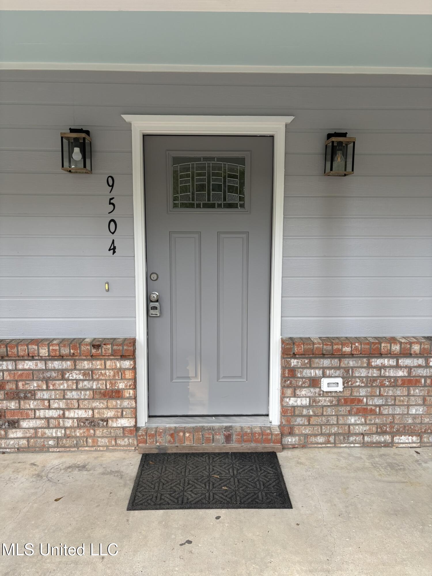 9504 Live Oak Avenue Ocean Springs, MS 39564 - Photo 8 of 28 IMG_2422